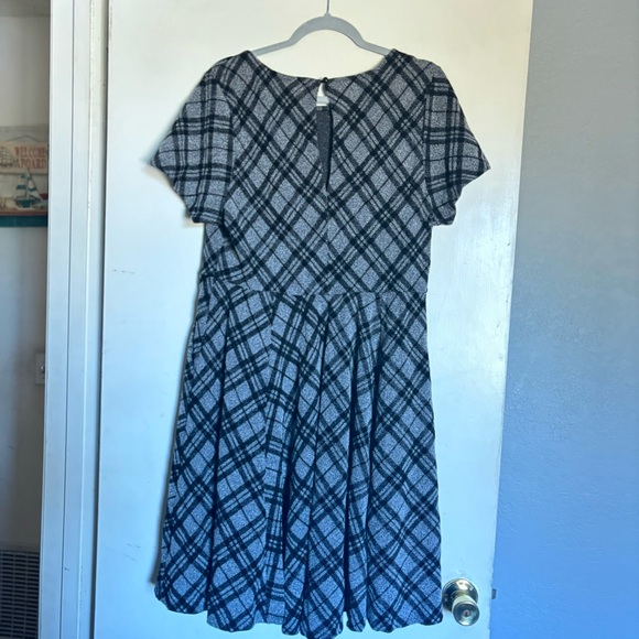 Torrid sz 1 short sleeve A-line dress grey/black heavier fabric polyester/rayon - Picture 5 of 10